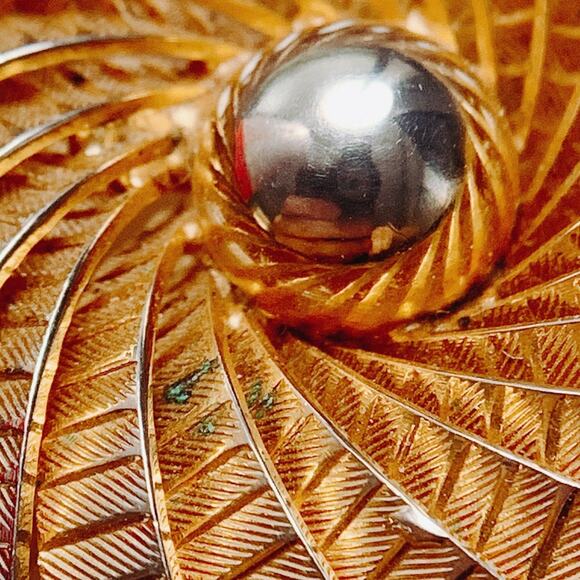 Vintage Mid Century Gold Tone Swirl Brooch Textured Layered Modernist Spiral Pin - Picture 4 of 16